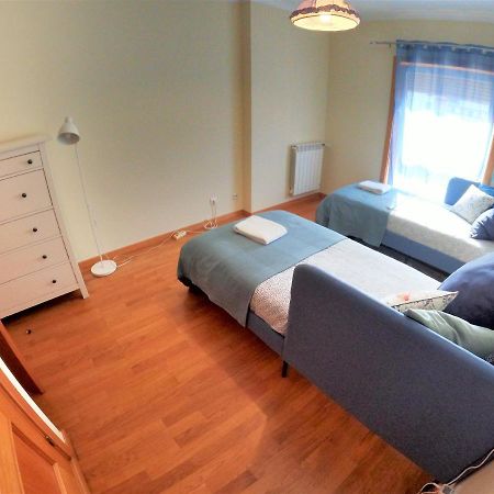 Lisbon 2 bedroom apartment with balcony in Algés Esterno foto