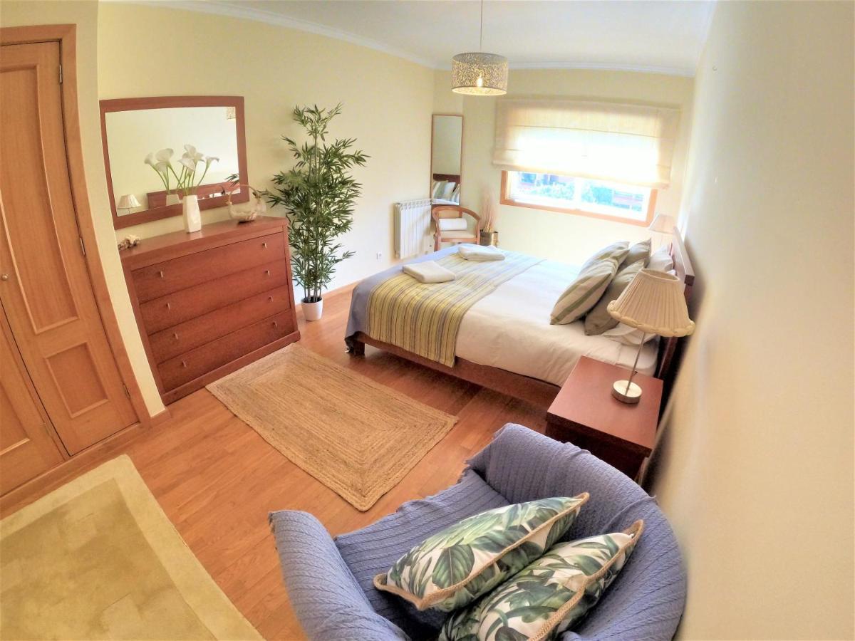 Lisbon 2 bedroom apartment with balcony in Algés Esterno foto