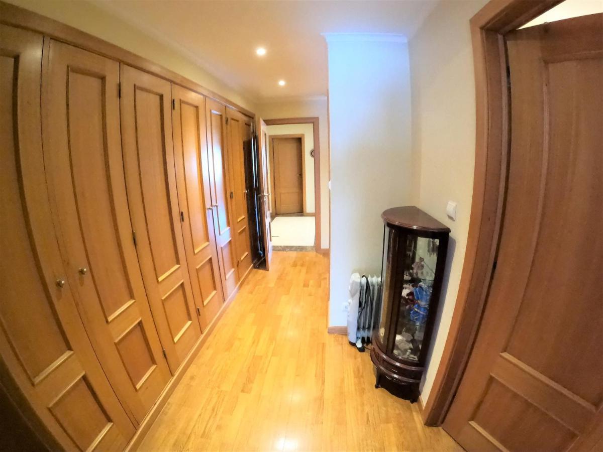 Lisbon 2 bedroom apartment with balcony in Algés Esterno foto