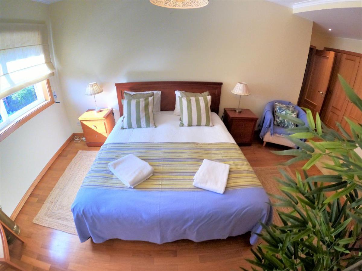 Lisbon 2 bedroom apartment with balcony in Algés Esterno foto