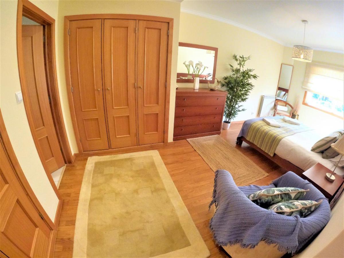 Lisbon 2 bedroom apartment with balcony in Algés Esterno foto