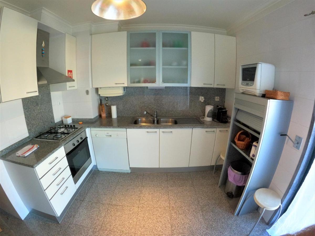 Lisbon 2 bedroom apartment with balcony in Algés Esterno foto