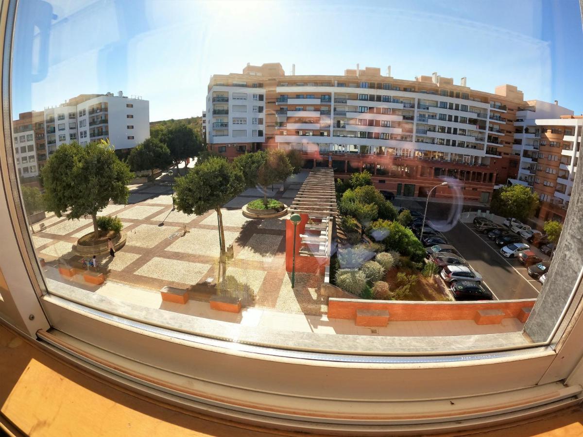 Lisbon 2 bedroom apartment with balcony in Algés Esterno foto